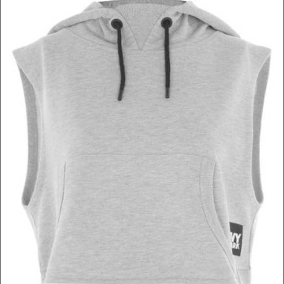 💕SOLD💕 IVY PARK Sleeveless Cropped Hoodie - Picture 5 of 5